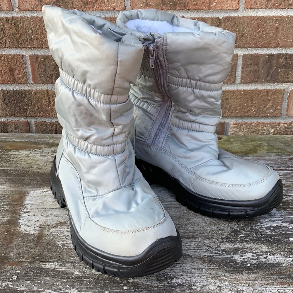 Anna almeida grey snow boots size
